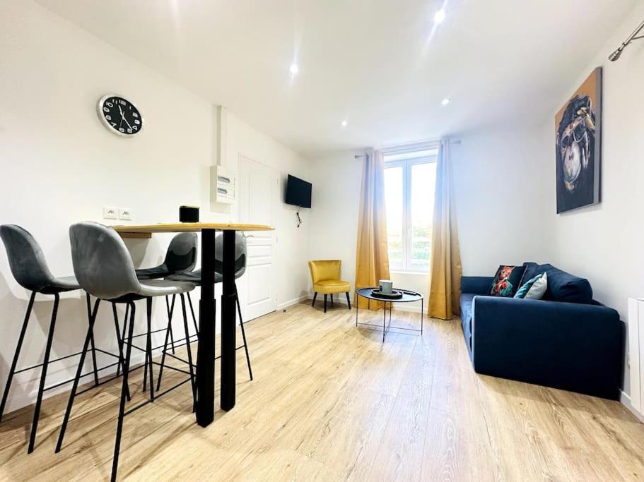 Jungle Appartement Avec Terrasse Laon Exterior foto
