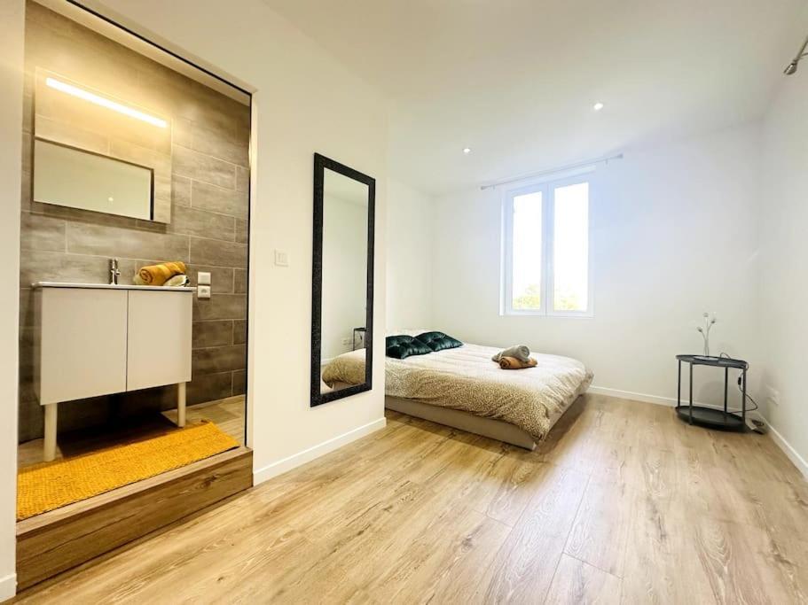 Jungle Appartement Avec Terrasse Laon Exterior foto